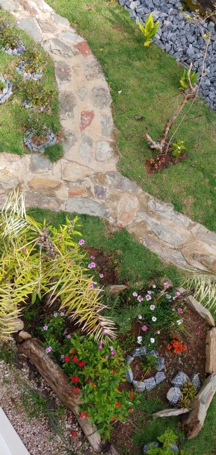 Casal Ostara Begonia Hotel Alto Paraiso de Goias Luaran gambar