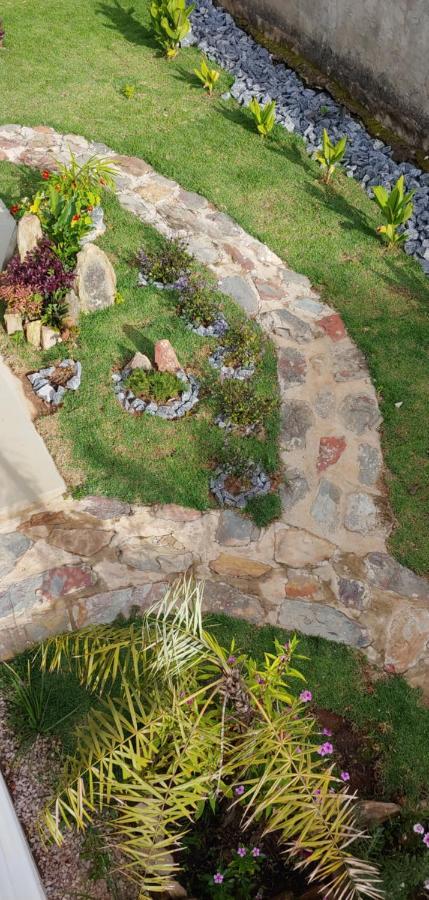 Casal Ostara Begonia Hotel Alto Paraiso de Goias Luaran gambar